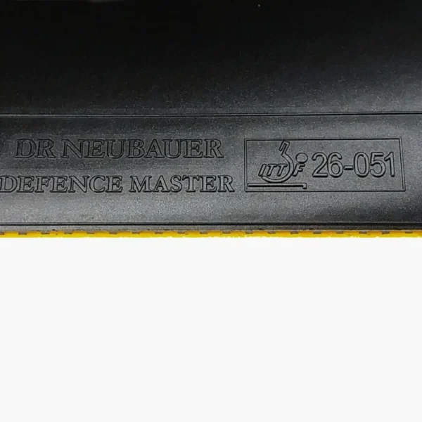 dr-neubauer-defence-master-rubber-black-close-up